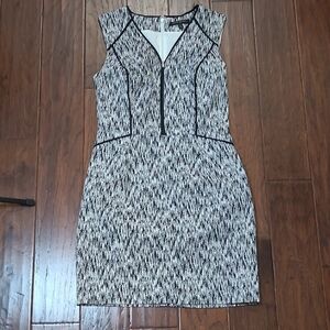 Banana Republic Sleeveless Black & Cream Patterned Dress size 8